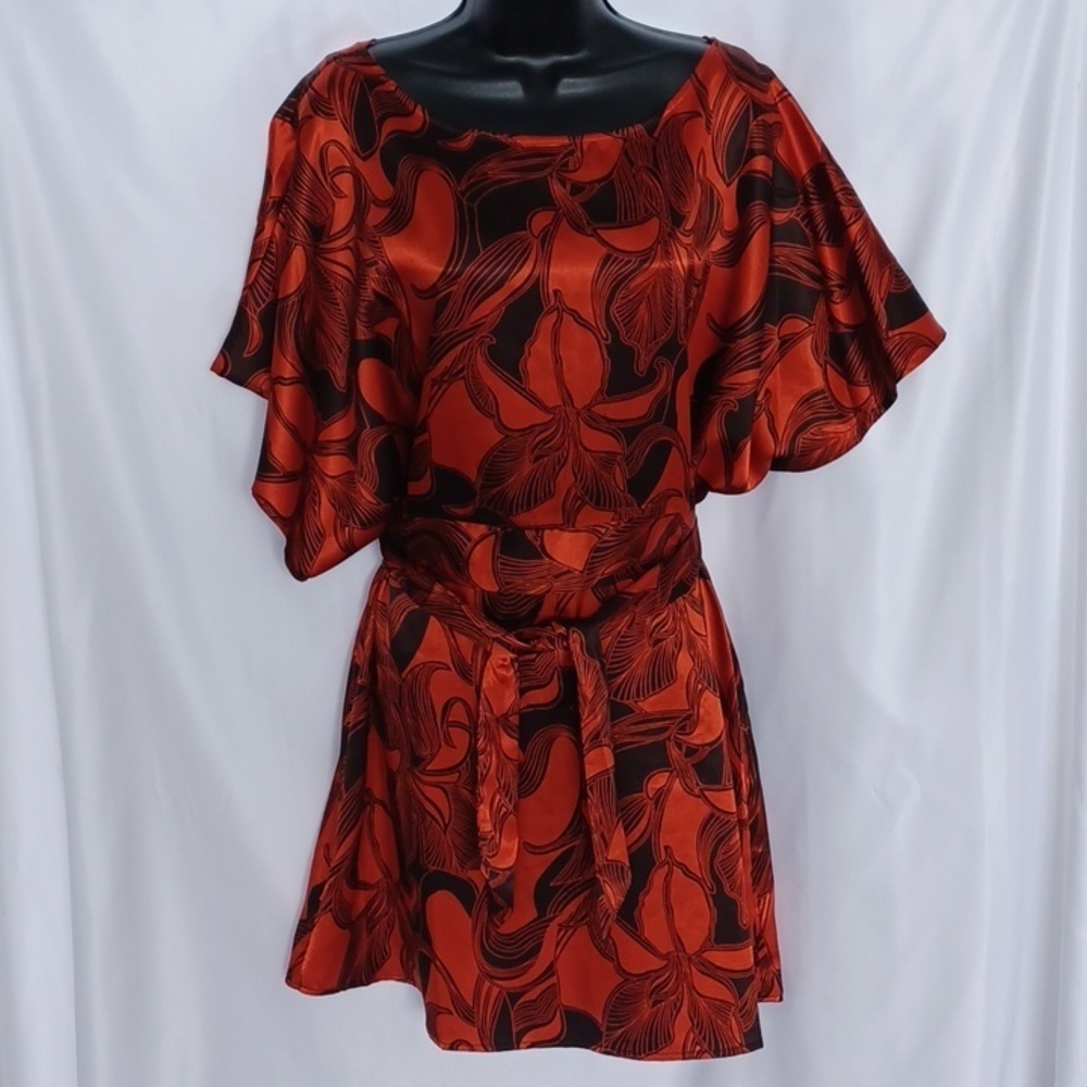 BCBGMaxAzria Red and Black Floral Kimono style, silky, Dress M